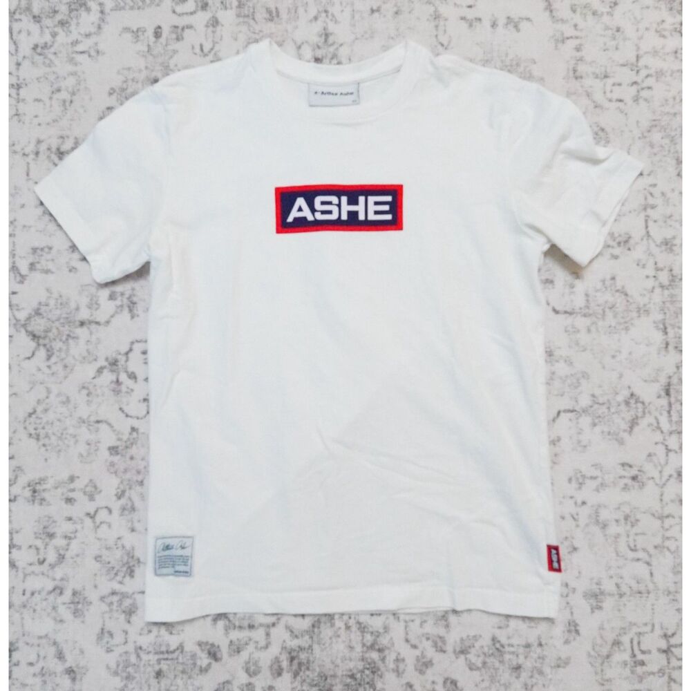 Arthur Ashe "ASHE"  Classic Graphic Tee Shirt - Women XS